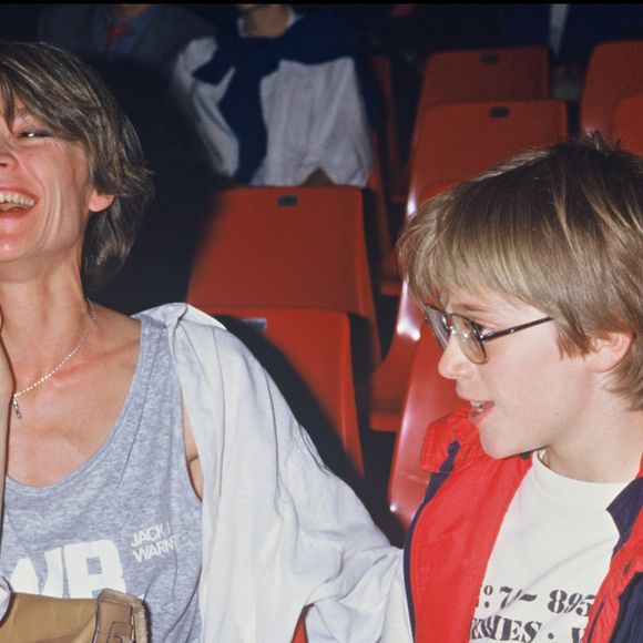 Archives : Françoise Hardy et son fils Thomas Dutronc au Zénith en 1984.