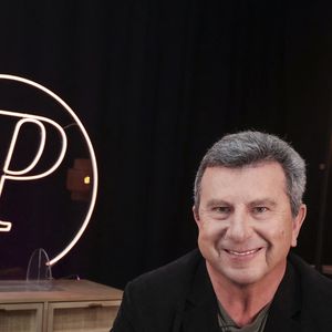 Pascal Bataille en interview pour "Purepeople", avec le format "En privé avec"