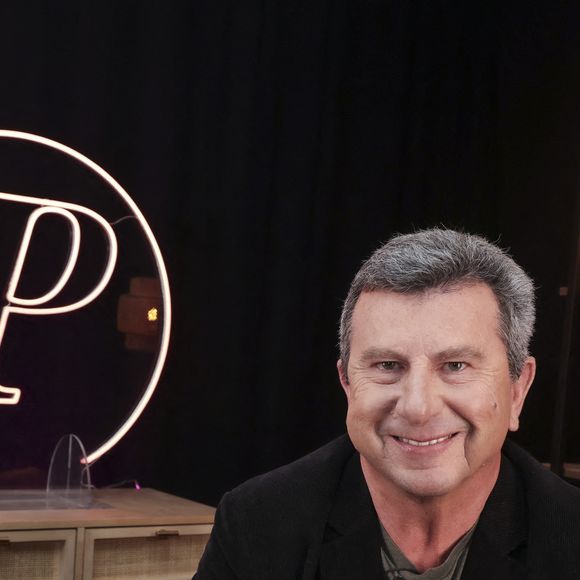 Pascal Bataille en interview pour "Purepeople", avec le format "En privé avec"