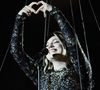 La chanteuse Louane (Louane Emera), représentante de la France au concours de l'Eurovision, interpréte pour la première fois son titre Maman, en hommage à sa mère décédée lorsqu'elle avait 17 ans, devant les 80 000 spectateurs, suspendue sur une plateforme, plusieurs mètres au-dessus de la pelouse et des musiciens, du Stade de France à la mi-temps du match du Tournoi des Six Nations opposant la France à l'Écosse, à Saint-Denis, Seine Saint-Denis, France, le 15 mars 2025. © Cyril Moreau/Bestimage