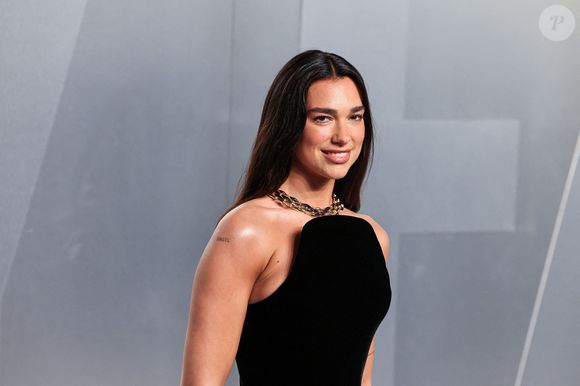 Dua Lipa portant Schiaparelli SS26 Couture et des bijoux Bvlgari arrive à la 2026 Vanity Fair Oscar Party (98th Annual Academy Awards) Hosted By Mark Guiducci tenue à la David Geffen Galleries at the Los Angeles County Museum of Art (LACMA) at 5905 Wilshire Blvd le 15 mars 2026 à Museum Row, Miracle Mile, Los Angeles, Californie, États-Unis. Photo par Xavier Collin/Image Press Agency/ABACAPRESS.COM
