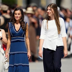 La reine Letizia d'Espagne et l'infante Sofia d'Espagne - Le roi Felipe VI d’Espagne remet à la princesse des Asturies, la princesse Leonor, la Grand-Croix du Mérite Naval avec Distinctif Blanc, à Marín, le 16 juillet 2025 @LALO YASKY / BESTIMAGE