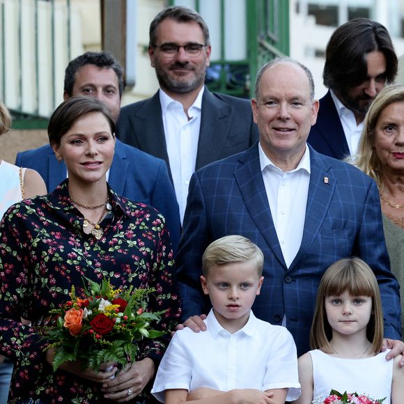 La princesse Charlene de Monaco, Le prince Albert II de Monaco, La princesse Gabriella de Monaco, comtesse de Carladès, Le prince Jacques de Monaco, marquis des Baux et Dimitri Rassam lors du traditionnel pique-nique "U Cavagnëtu" au parc Princesse Antoinette à Monaco le 9 septembre 2023.

© Claudia Albuquerque / Bestimage