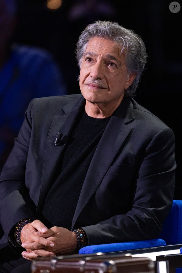 Exclusif - Frédéric François lors de l'enregistrement de l'émission "La Boîte à secrets", présentée par F.Bollaert et diffusée le 16 janvier 2026 sur France 3, dans les studios du Lendit à Saint-Denis, France, le 16 décembre 2025. © Cyril Moreau/Bestimage