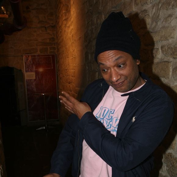 Le communiqué officiel, publié par son équipe, évoque des raisons personnelles et médicales : 

Exclusif - Doc Gynéco a assisté au spectacle de Nathalie Boileau "Nathalie Boileau donne tout" au théâtre du gymnase à Paris le 5 mai 2022.