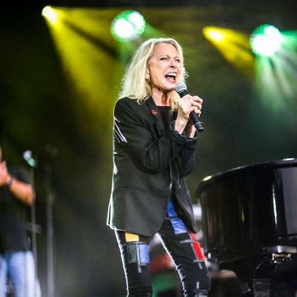 Veronique Sanson inaugurera la scène de L'Arena5 à Bruxelles pour des concerts en plein air tout au long de l'été. Le premier concert sur l'Arena5, la nouvelle salle de concert en plein air située sur la place de Belgique au Heysel, aura lieu le jeudi 22 juillet. L'objectif de cette initiative est de relancer la saison estivale à Bruxelles et l'industrie musicale.  Bruxelles, Belgique, le 23 juillet 2021. Photo par Igor Pliner/bePress Photo Agency/bppa/ABACAPRESS.COM