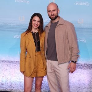 Denitsa Ikonomova et son compagnon François Alu - Tapis rouge lors de la 7ème édition du festival Cinéroman à Nice le 2 Octobre 2025. © Bebert-Jacovides/Bestimage