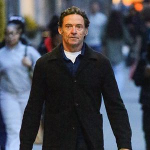 Exclusif – New York (États-Unis) – Hugh Jackman est aperçu se rendant à un dîner à vélo dans les rues de New York.


Backgrid USA / Bestimage