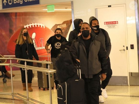 Exclusif - Blanket Jackson et son frère Prince Michael arrivent à l'aéroport de Los Angeles (LAX), le 2 février 2022. © Backgrid USA / Bestimage