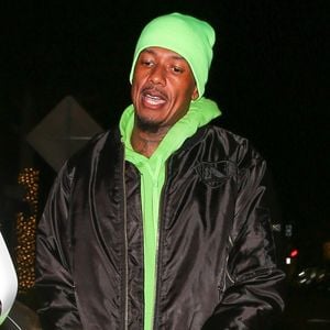 Beverly Hills, CA - 23/07/2025 - Nick Cannon a été photographié quittant le restaurant Marea à Beverly Hills après un dîner avec sa mère. Backgrid USA / Bestimage