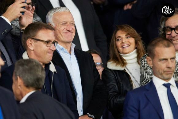 Didier Deschamps et sa femme Claude - Célébrités dans les tribunes lors du quart de finale aller de Ligue des champions: Le PSG s'est incliné à domicile face au FC Barcelone (2-3) au Parc des Princes à Paris le 10 avril 2024. © Cyril Moreau/Bestimage