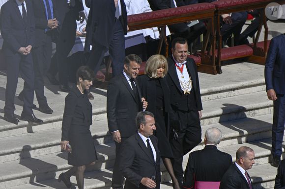 Les dirigeants et les têtes couronnées, venus du monde entier, assistent aux funérailles du pape François sur la place Saint-Pierre au Vatican à Rome le 26 avril 2025 Europa Press / Bestimage
