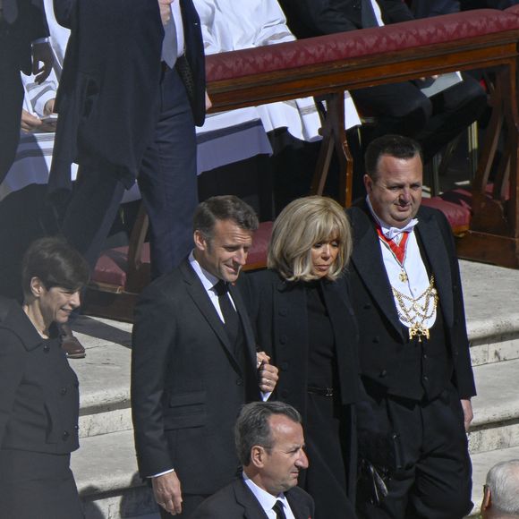 Les dirigeants et les têtes couronnées, venus du monde entier, assistent aux funérailles du pape François sur la place Saint-Pierre au Vatican à Rome le 26 avril 2025 Europa Press / Bestimage