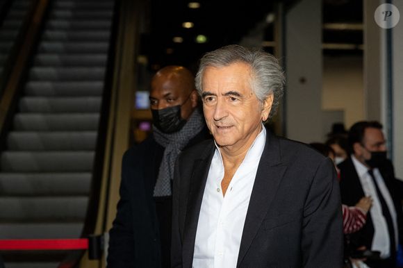 Le philosophe français Bernard-Henri Levy lors de la 11e convention nationale du Conseil représentatif des institutions juives de France (CRIF) à Paris, France, le 14 novembre 2021. Photo by Baptiste Paquot/ABACAPRESS.COM