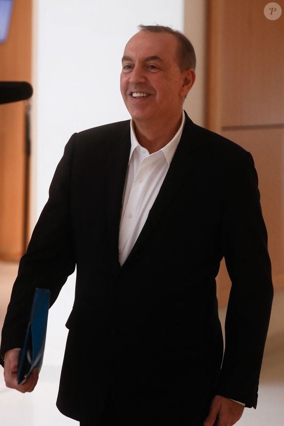 Exclusif - L'animateur de radio, journaliste, présentateur de télévision et producteur français, Jean-Marc Morandini, accompagné de son avocate, maître F.Rault, arrive à la chambre correctionnelle du tribunal judiciaire de Paris Batignolles, le 14 juin 2023. Jean-Marc Morandini est jugé pour "harcèlement sexuel" et "travail dissimulé", à Paris, lors du deuxième et dernier jour de son procès.
© Christophe Clovis /Bestimage