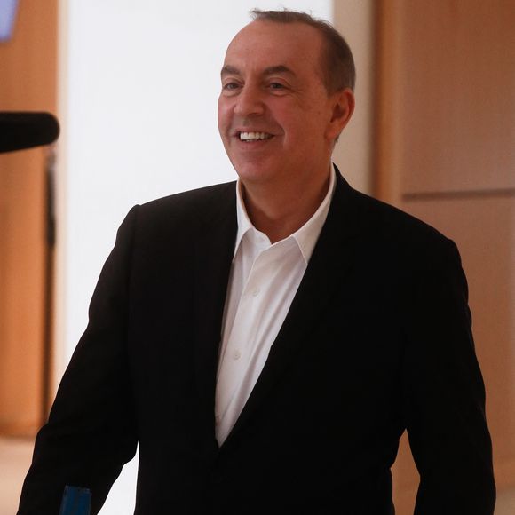 Exclusif - L'animateur de radio, journaliste, présentateur de télévision et producteur français, Jean-Marc Morandini, accompagné de son avocate, maître F.Rault, arrive à la chambre correctionnelle du tribunal judiciaire de Paris Batignolles, le 14 juin 2023. Jean-Marc Morandini est jugé pour "harcèlement sexuel" et "travail dissimulé", à Paris, lors du deuxième et dernier jour de son procès.
© Christophe Clovis /Bestimage