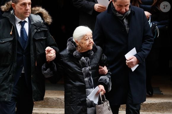 Exclusif - Nicole Pompidou, la veuve du défunt - Obsèques d'Alain Pompidou en l'église Saint-Louis-en-l'Île à Paris, le 18 décembre 2024
© Christophe Clovis / Bestimage