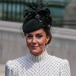 Londres, ROYAUME-UNI – Le roi Charles III d’Angleterre et la reine consort Camilla (Camilla Parker Bowles) ont conduit les membres seniors de la famille royale, d’anciens Premiers ministres ainsi que les dirigeants actuels du gouvernement et de l’opposition lors d’un service de remerciement pour le 80e anniversaire du jour de la Victoire en Europe (VE Day) à l’abbaye de Westminster.

Sur la photo : Catherine (Kate) Middleton, princesse de Galles