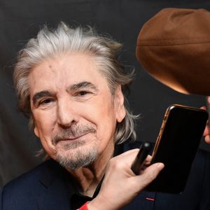Exclusif - Serge Lama en backstage de la 38ème cérémonie des Victoires de la musique à la Seine musicale de Boulogne-Billancourt, France, le 10 février 2023. © Moreau-Veren/Bestimage
