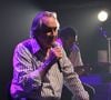 "J'avais une minerve, je pesais à peu près trente kilos (...) je ne pouvais pas m'occuper des enfants qui venaient me voir", se souvenait-il dans La Nouvelle République en 2021.

Philippe Lavil - Philippe Lavil en concert au Café de la Danse à Paris le vendredi 29 mai 2026, dans le cadre de sa tournée "Sous le même soleil". © Philippe Baldini/Bestimage