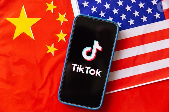 La plateforme comptait de très nombreux utilisateurs aux États-Unis

Illustrations Tik Tok "USA vs Chine".