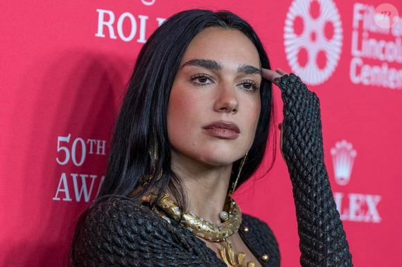 Dua Lipa, 29 ans, a enflammé Paris La Défense Arena avec un show aussi spectaculaire que sensuel...

28 avril 2025, New York, New York, USA : Dua Lipa assiste au 50ème gala du Chaplin Award célébrant Pedro Almodovar au profit du Film at Lincoln Center au Alice Tully Hall. (Crédit photo : © Lev Radin/ZUMA Press Wire)