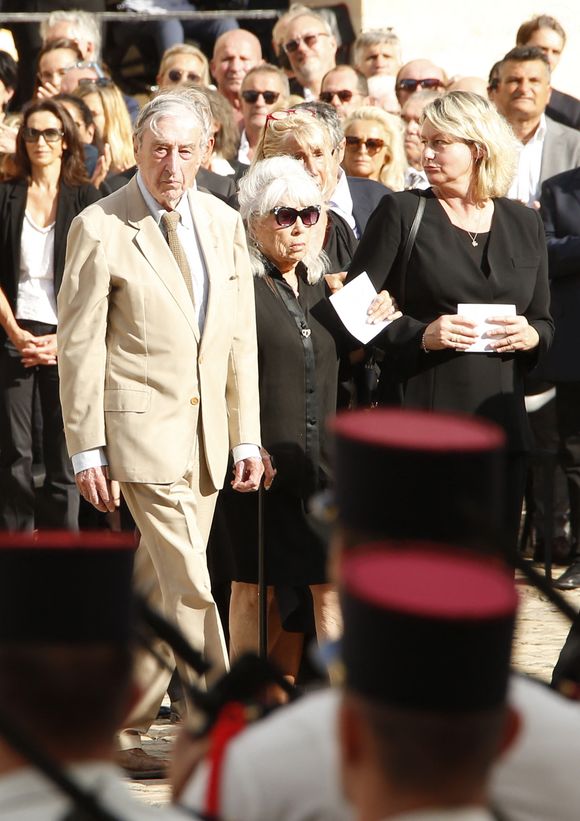 Pierre Vernier, Elodie Constantin (première femme de Jean-Paul Belmondo) ,Luana Belmondo lors de la cérémonie d’hommage national à Jean-Paul Belmondo à l’Hôtel des Invalides à Paris, France, le 9 septembre 2021. © Christophe Aubert  via Bestimage