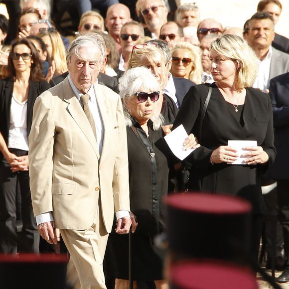 Pierre Vernier, Elodie Constantin (première femme de Jean-Paul Belmondo) ,Luana Belmondo lors de la cérémonie d’hommage national à Jean-Paul Belmondo à l’Hôtel des Invalides à Paris, France, le 9 septembre 2021. © Christophe Aubert  via Bestimage