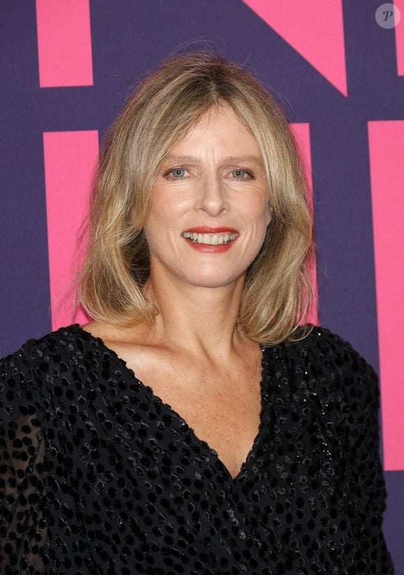 Et ce n'est pas une petite chute puisque l'actrice a confié avoir un traumatisme crânien.

Karin Viard - Avant-première du film "Une Nuit" d'Alex Lutz au cinéma Pathé Beaugrenelle à Paris le 22 juin 2023. © Coadic Guirec/Bestimage