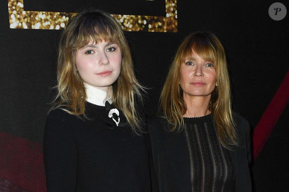 Mitty Hazanavicius et Axelle Laffont assistent au défilé Shiatzy Chen Womenswear Fall/Winter 2025-2026 dans le cadre de la semaine de la mode à Paris, France, le 10 mars 2025. Photo Aurore Marechal/Abaca