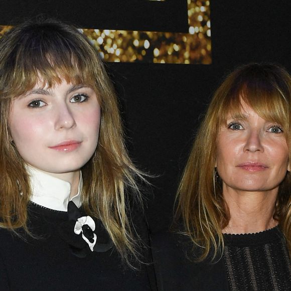 Mitty Hazanavicius et Axelle Laffont assistent au défilé Shiatzy Chen Womenswear Fall/Winter 2025-2026 dans le cadre de la semaine de la mode à Paris, France, le 10 mars 2025. Photo Aurore Marechal/Abaca