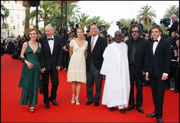 Il avait reçu le Prix du jury au Festival de Cannes en 1987 pour l'un de ses chefs d'oeuvre, "Yeelen (La Lumière)"

Sandrine Bonnaire, Guillaume Laurant, Andrei Konchalovsky, Souleymane Cissé, Tim Burton, Daniel Brüh au Festival de Cannes 2006