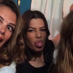 Fanny Skalli est désormais mariée et vit à Zürich mais son lien avec Laure Manaudou reste indéfectible, les deux femmes sont d'ailleurs parties en vacances à Ibiza ensemble.

Laure Manaudou et Fanny Skalli le 20 avril 2018.