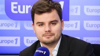 Gauthier Le Bret en vacances avec Éloïse et leur fils Marcel dans la région la plus foudroyée de France