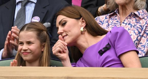 Catherine (Kate) Middleton avec la princesse Charlotte et Pippa Middleton dans les tribunes de la finale du tournoi de Wimbledon 2024, le 14 juillet 2024. ALPHA AGENCY / BESTIMAGE