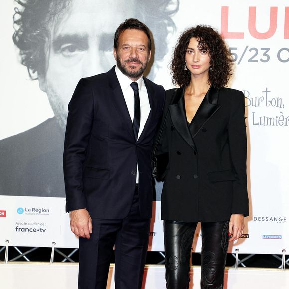 Samuel Le Bihan et Stefania Cristian - Photocall lors de la cérémonie d'ouverture de la 14e édition du Festival Lumière 2022 à la Halle Tony Garnier à Lyon le 15 octobre 2022. © Domnique Jacovides / Bestimage