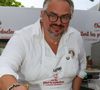 encore à l’Imperial Garoupe, au Concorde et au Moulin Rouge pendant six ans.

Les Chefs à Saint-Tropez fêtent les producteurs 2025 - Les Chefs et les producteurs se retrouvent sur la place des Lices à Saint-Tropez, le 4 mai 2025. Le Chef David Le Quellec. ©Jean-Marc Lhomer / Bestimage.