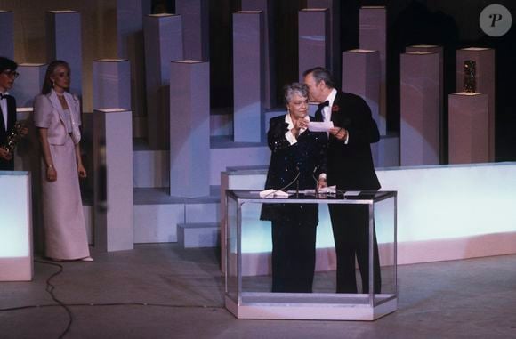 Yves Montand et Simone Signoret lors de la cérémonie des Césars en 1985. © Jean-Claude Colin via Bestimage