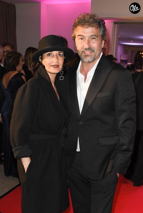 Ensemble, ils avaient accueilli une fille, Neyssiel, née quelques semaines avant la disparition de l’artiste.

Daniel Lévi et sa femme Sandrine Aboukrat lors de la soirée caritative des parrains de l'Appel national pour la Tsedaka au Pavillon Gabriel à Paris le 1er décembre 2019.

© Coadic Guirec-Cyril Moreau/Bestimage
