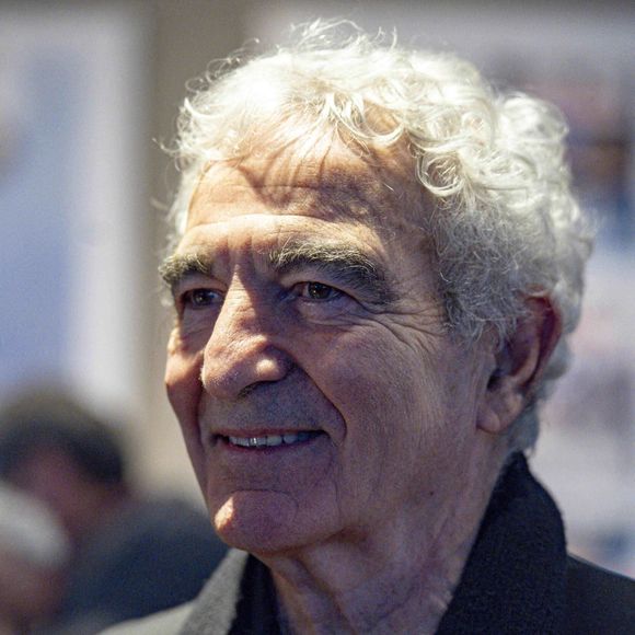 Discret sur sa vie privée, l’ancien sélectionneur entame ainsi un nouveau chapitre sentimental aux côtés de cette journaliste expérimentée passée par plusieurs grandes chaînes françaises.

Raymond Domenech participe à une rencontre Football passion lors du Festival Sport, Littérature et Cinéma à l'Institut Lumière à Lyon le 31/01/2026. © Sandrine Thesillat / PsnewZ / Bestimage