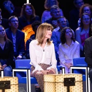 Exclusif - Frédéric François, André Manoukian, Isabelle Morizet (Karen Cheryl) lors de l'enregistrement de l'émission "La Boîte à secrets", présentée par F.Bollaert et diffusée le 16 janvier 2026 sur France 3, dans les studios du Lendit à Saint-Denis, France, le 16 décembre 2025. © Cyril Moreau/Bestimage