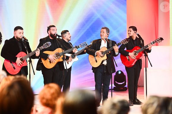 Exclusif - Chico et les Gypsies - Enregistrement de l'émission "Vivement dimanche" au studio Gabriel, présentée par M.Drucker, et diffusée sur France 3 le 15 juin 2025.
© Guillaume Gaffiot / Bestimage