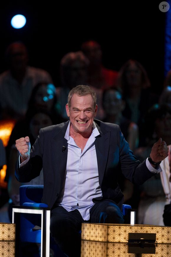 Exclusif - Garou lors de l'enregistrement de l'émission "La Boîte à secrets", présentée par F.Bollaert et diffusée le 26 septembre 2025 sur France 3, dans les studios du Lendit à Saint-Denis, Seine Saint-Denis, France, le 8 septembre 2025. © Pierre Perusseau/Bestimage