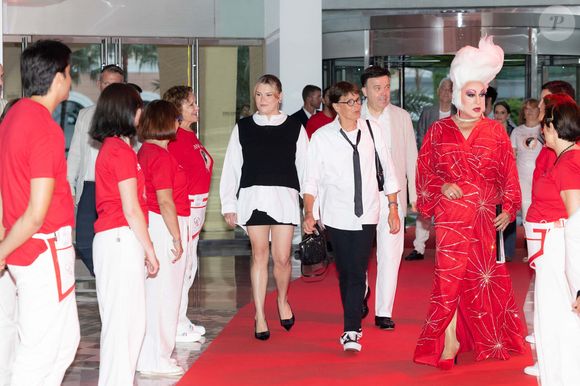 Le clan a pu profiter de tubes de Jean-Jacques Goldman – puisque l’artiste français était à l’honneur durant cette soirée.

Stéphanie de Monaco et Camille Gottlieb au Fight AIDS Monaco Gala, à la Salle des Etoiles du Sporting Monte-Carlo, à Monaco, 5 juillet 2025. © Olivier Huitel/Pool Monaco/Bestimage