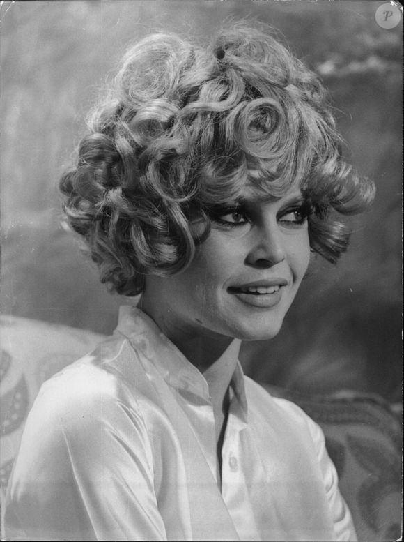 Brigitte Bardot pendant les répétitions de l'émission télévisée de Noël, le 12 décembre 1967. Crédit photo : © Keystone Press Agency/ZUMA Press Wire