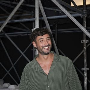 Le couple a deux fils ensemble : Lou, né en 2017, et Sacha, né en 2021.

Exclusif - Jeremy Frerot - Backstage lors de l'enregistrement de l'émission "La fête de la Musique" à Reims le 21 juin et diffusée le 22 juin à 21h10 sur France 2 et sur France.tv © Jack Tribeca / Jeremy Melloul / Bestimage