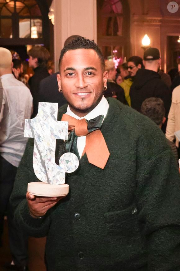 Ainsi que Dimitri Pavadé, lauréat du coming out de l'année

Exclusif - Dimitri Pavadé (Lauréat du coming out de l'année) - Backstage de la cérémonie des Prix Tetu 2024 au Trianon à Paris le 3 décembre 2024. Le premier show consacré aux personnalités, talents et artistes influent.e.s qui font avancer notre société vers l’acceptation de chacun.e. © Jack Tribeca - Coadic Guirec / Bestimage