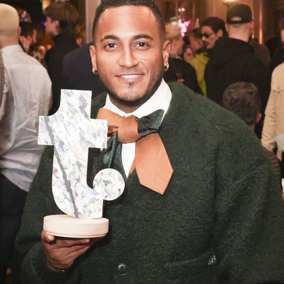 Ainsi que Dimitri Pavadé, lauréat du coming out de l'année

Exclusif - Dimitri Pavadé (Lauréat du coming out de l'année) - Backstage de la cérémonie des Prix Tetu 2024 au Trianon à Paris le 3 décembre 2024. Le premier show consacré aux personnalités, talents et artistes influent.e.s qui font avancer notre société vers l’acceptation de chacun.e. © Jack Tribeca - Coadic Guirec / Bestimage