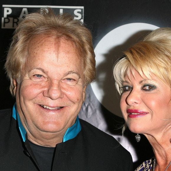 ... et c'est aussi de célèbres amis (principalement féminines). 

Massimo Gargia et Ivana Trump assistent à la soirée 'Paris Premiere' à la Villa Murano dans le cadre du 60ème Festival de Cannes à Cannes, France, le 18 mai 2007. Photo de Denis Guignebourg/ABACAPRESS.COM