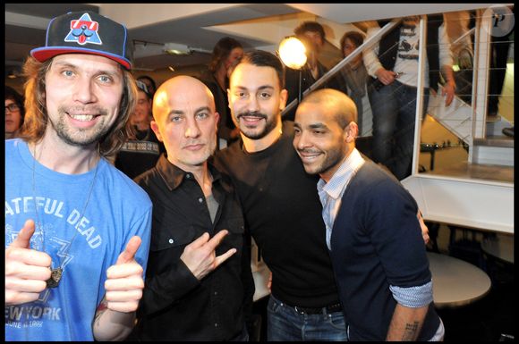 Parti fumer une cigarette sur le toit avec des amis, l'artiste est brusquement tombé de plus de six mètres lorsque la structure s'est effondrée.

Busy P, Boombass (Cassius), Brodinsky et Dj Mehdi - DJ Set Chez Colette pour la sortie de la compilation Colette Music Box n°2, "Let The Children Techno"